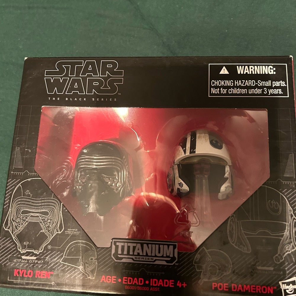 Star Wars Titanium Series Kylo Ren and Poe Dameron Helmets - Black and Red